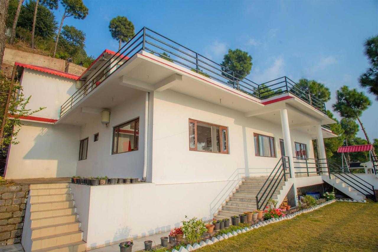 Villa Woodside Meadows By Veo - Part Of Stayvista Kasauli Exterior photo