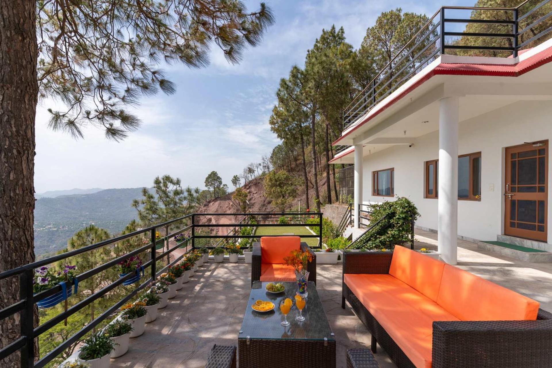 Villa Woodside Meadows By Veo - Part Of Stayvista Kasauli Exterior photo